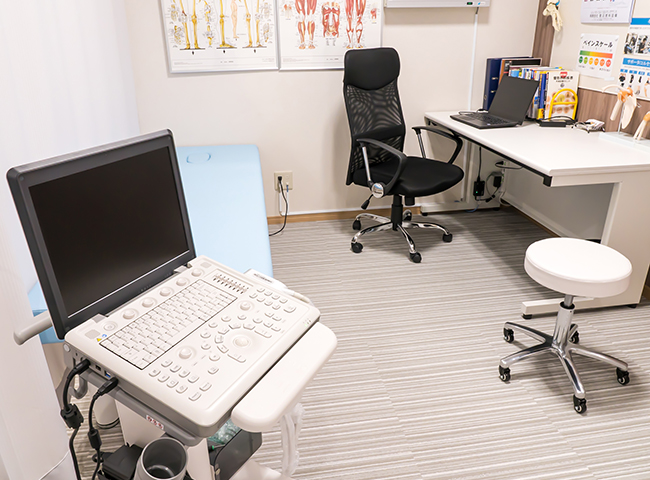 さくら鍼灸接骨院 リニューアル店舗個室